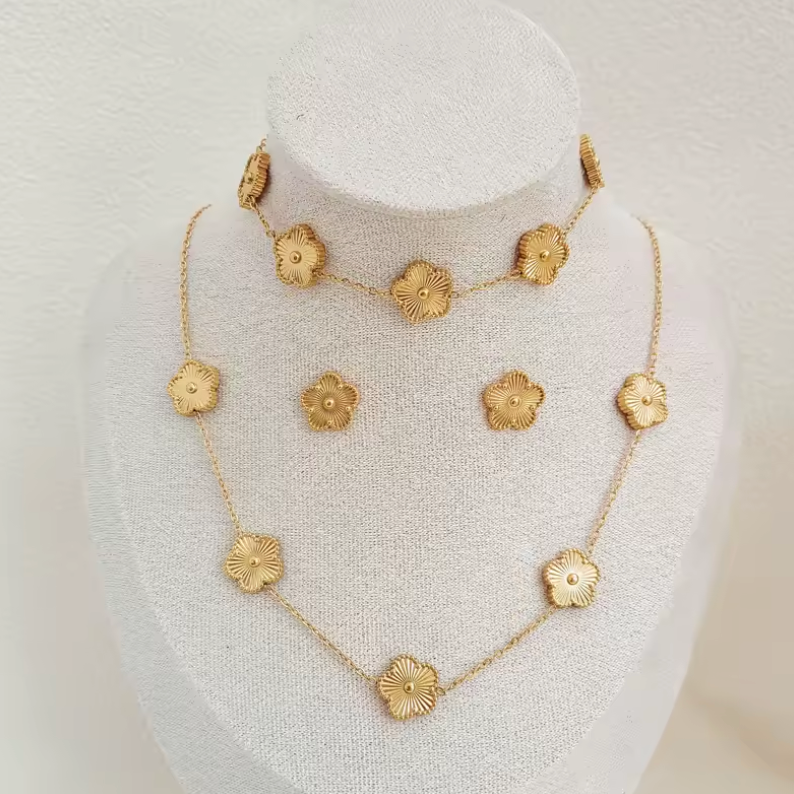 Conjunto de Joias – Elegância Dourada em Aço Inoxidável