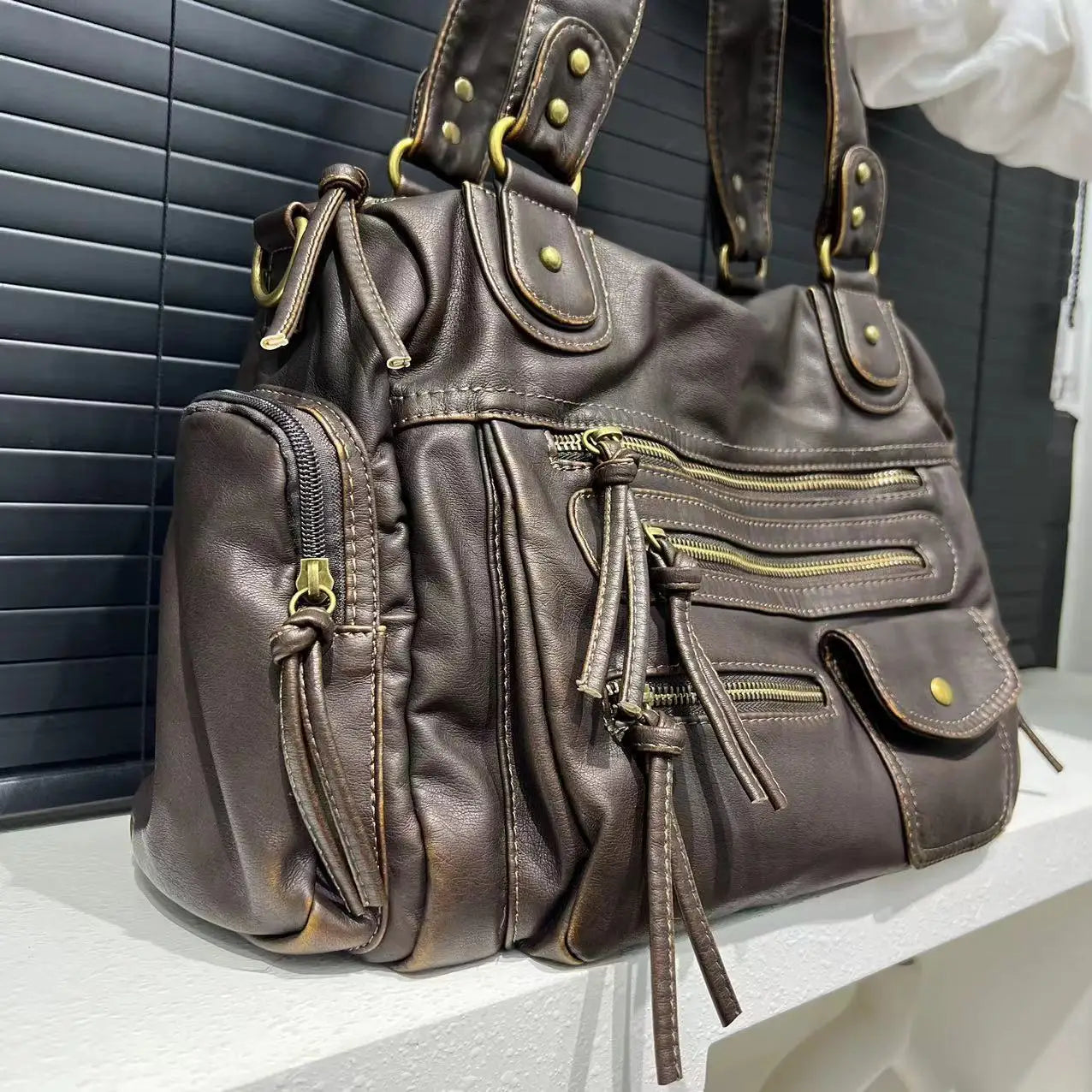 Clara | Retro Handbag with Shoulder Strap – Timeless Elegance and Vintage Style