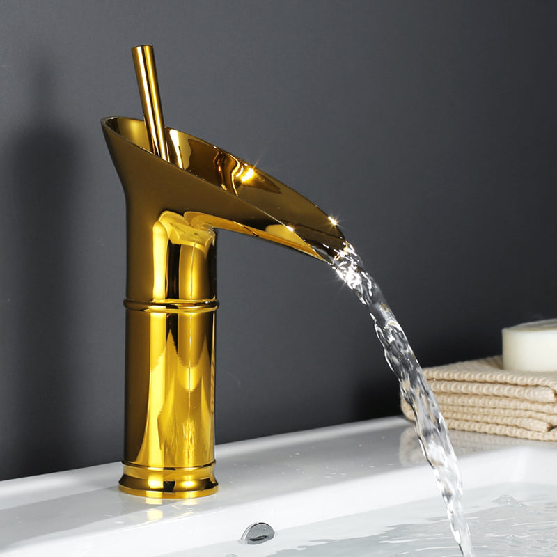 Robinet Cascade Baie – Stil Antic și Elegant
