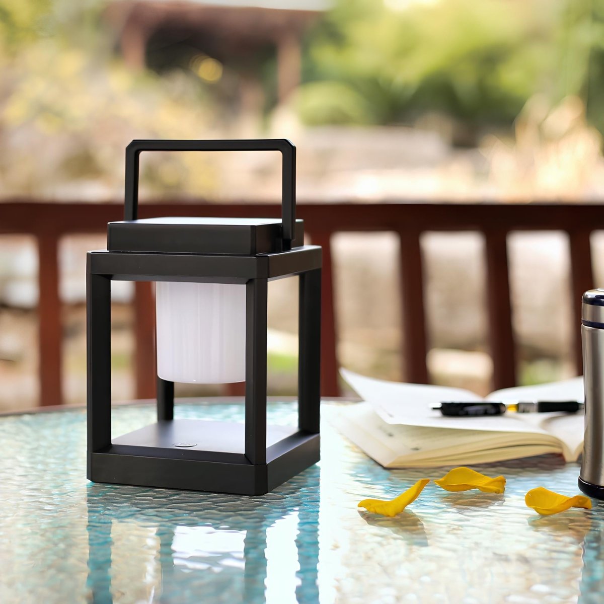 Linterna Solar Moderna – Iluminación Elegante y Duradera