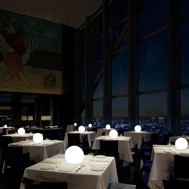 Trådløs Utendørs Kulelampe – Nomadisk og Elegant Belysning