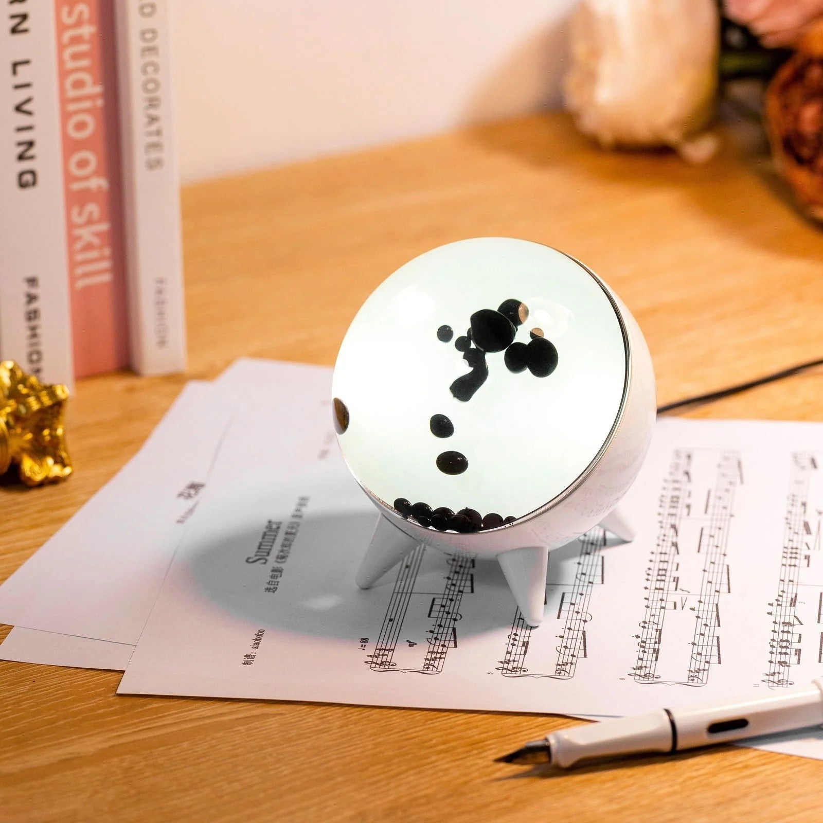 Lâmpada Decorativa Interativa – Jogo de Luzes e Design Único