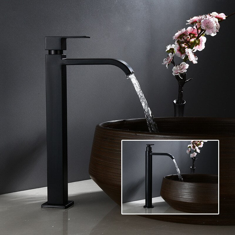 Rubinetto da lavabo rialzato – Finitura elegante nero opaco