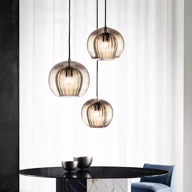 Moderne glaskuglelampe - blødt lys og raffineret stil