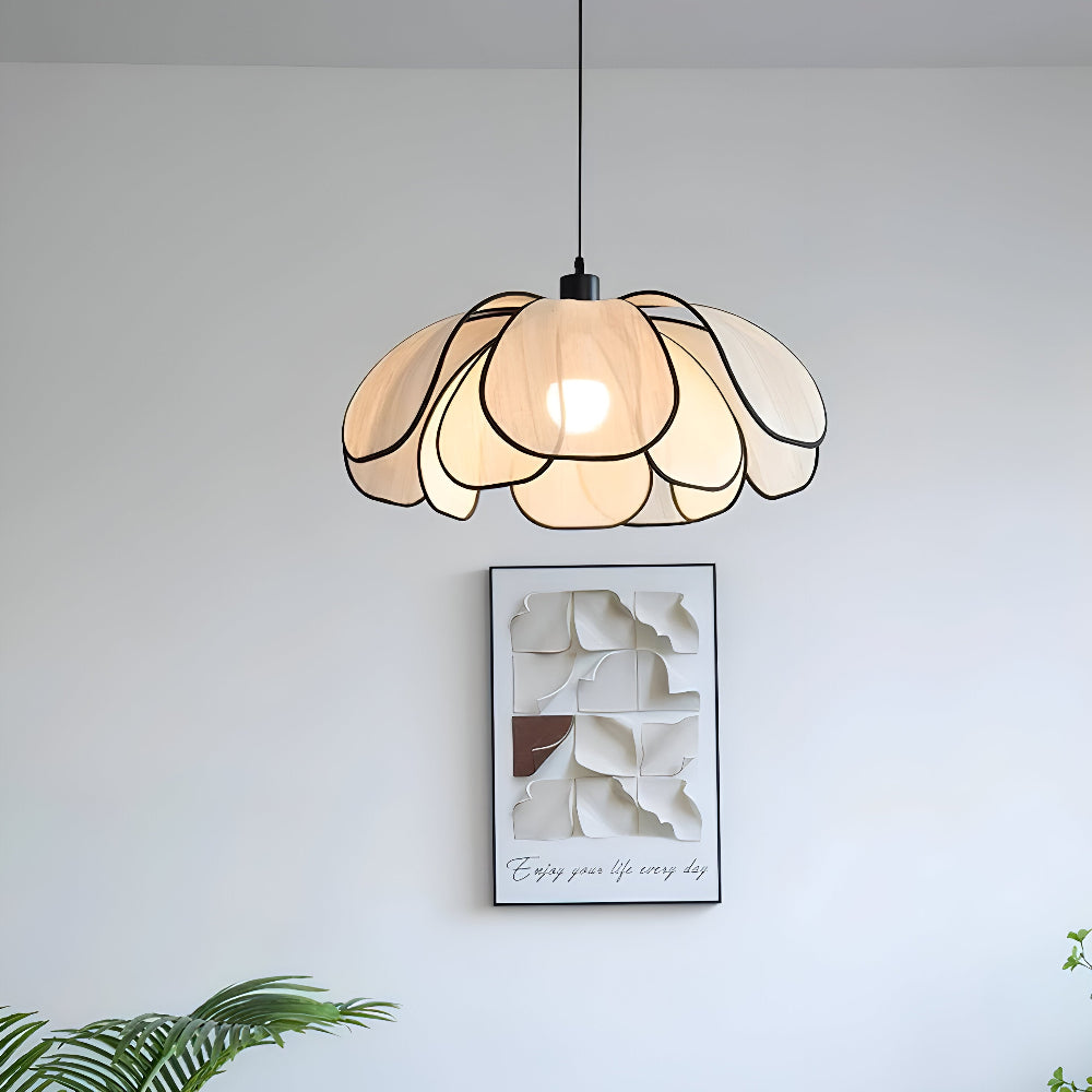 Elegant hængelampe i naturflet - naturlig dekoration og harmonisk belysning