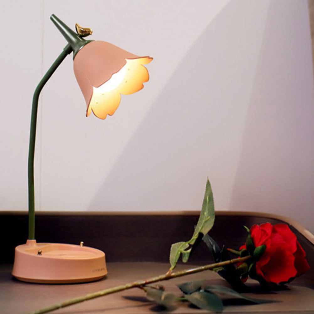 Stolní Lampa Květina – Elegance a Jemné Světlo 