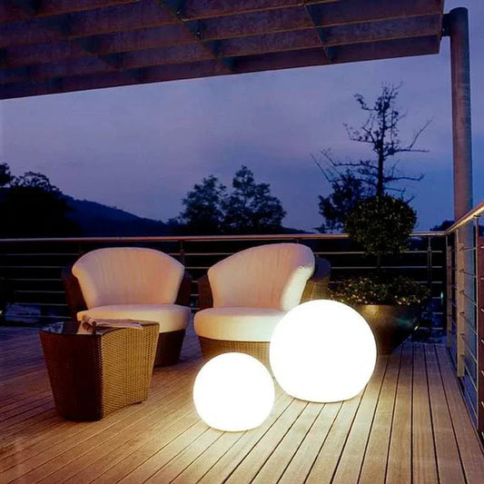 Lampada Sferica Esterna Senza Fili – Illuminazione Nomade ed Elegante 