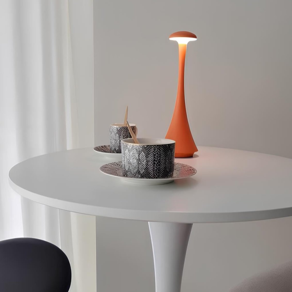 Lâmpada de Mesa Elegante – Elegância e Modernidade 
