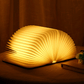 Lampada da Tavolo a Forma di Libro – Originalità ed Eleganza 