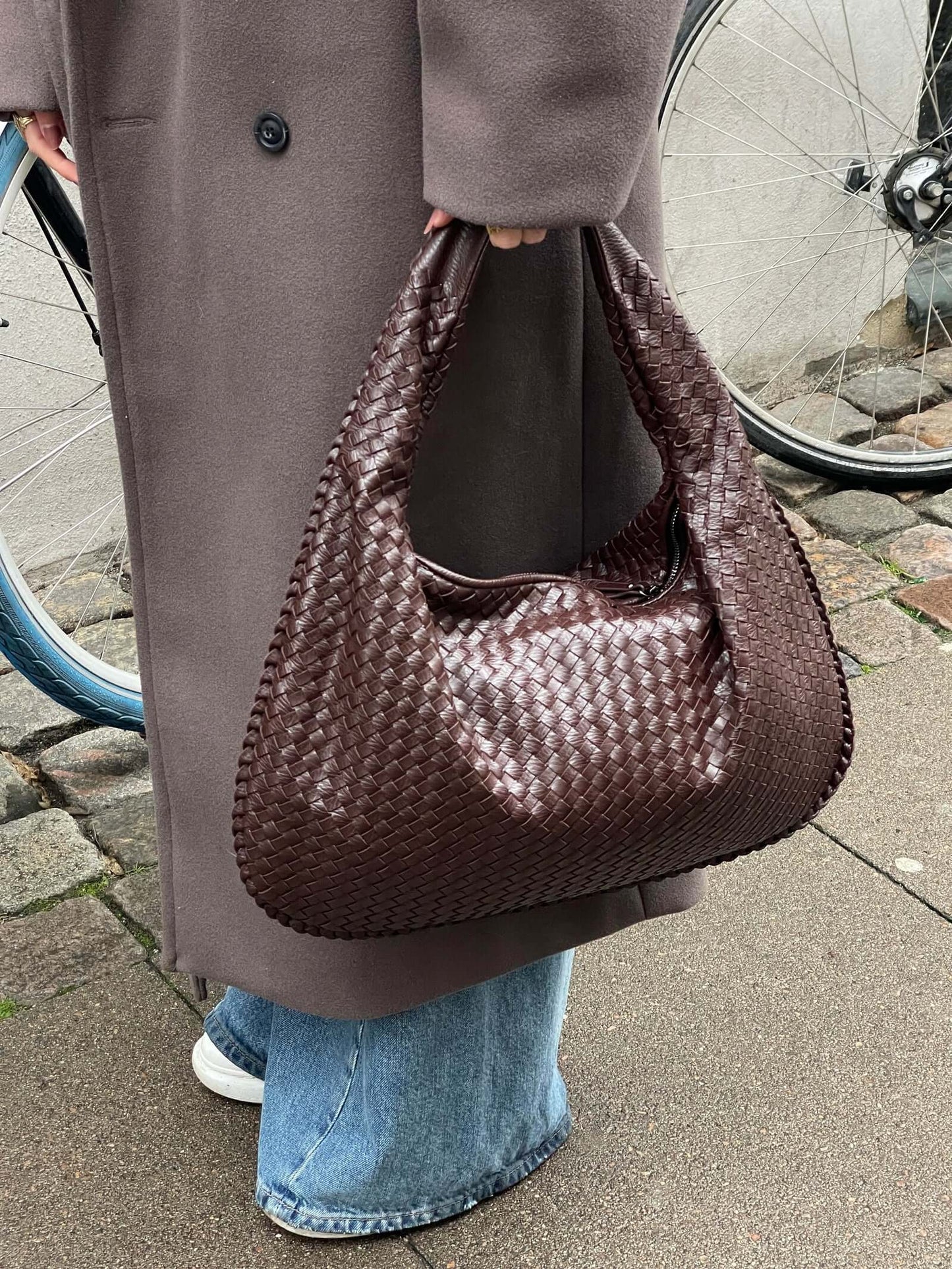 Josiane | Bolsa de Mano Trenzada – Elegancia Artesanal y Encanto Atemporal 