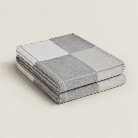 Plaid Checked – Modern Elegance and Cozy Comfort 