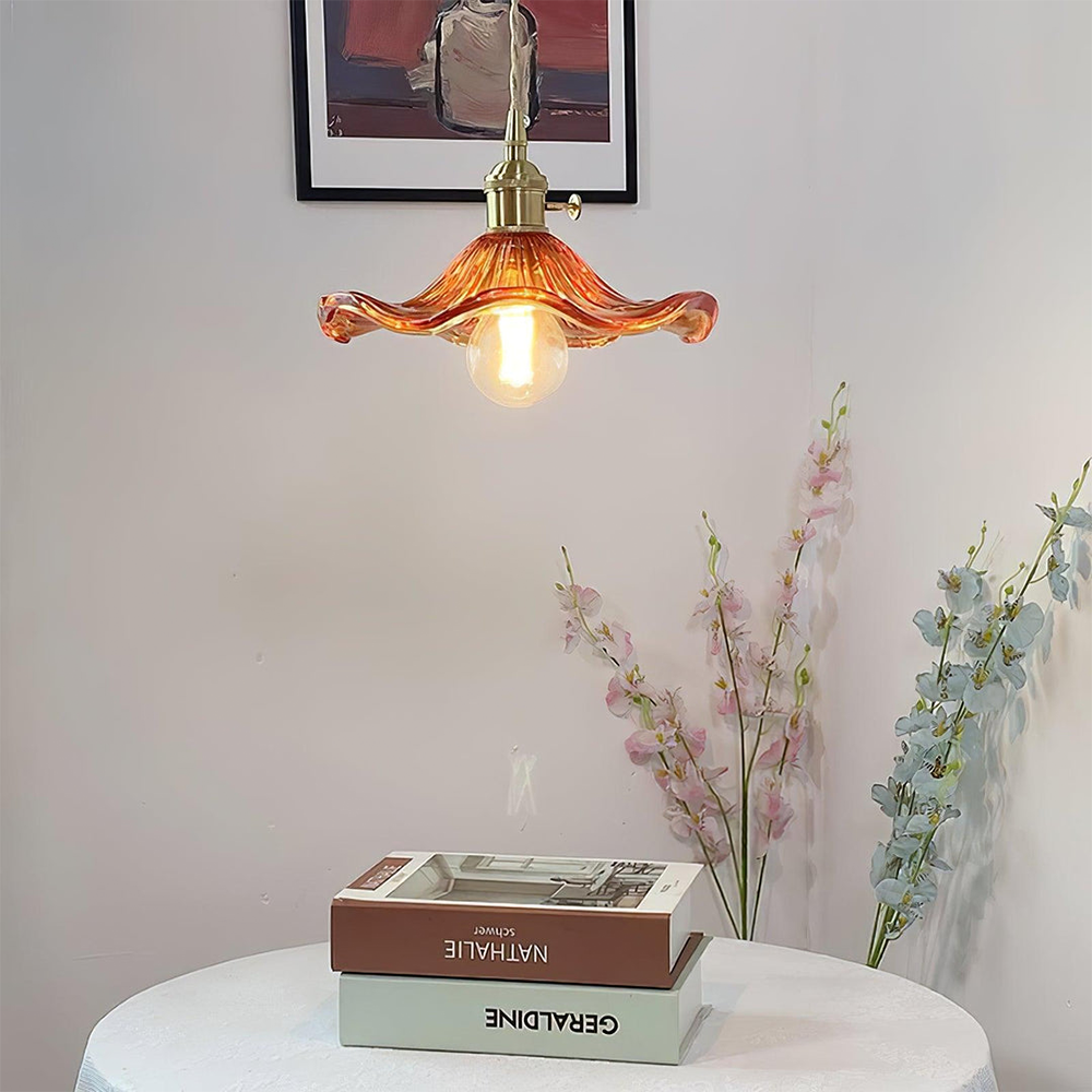 Hanging Flower Lamp – Natural Charm and Tender Spirit 