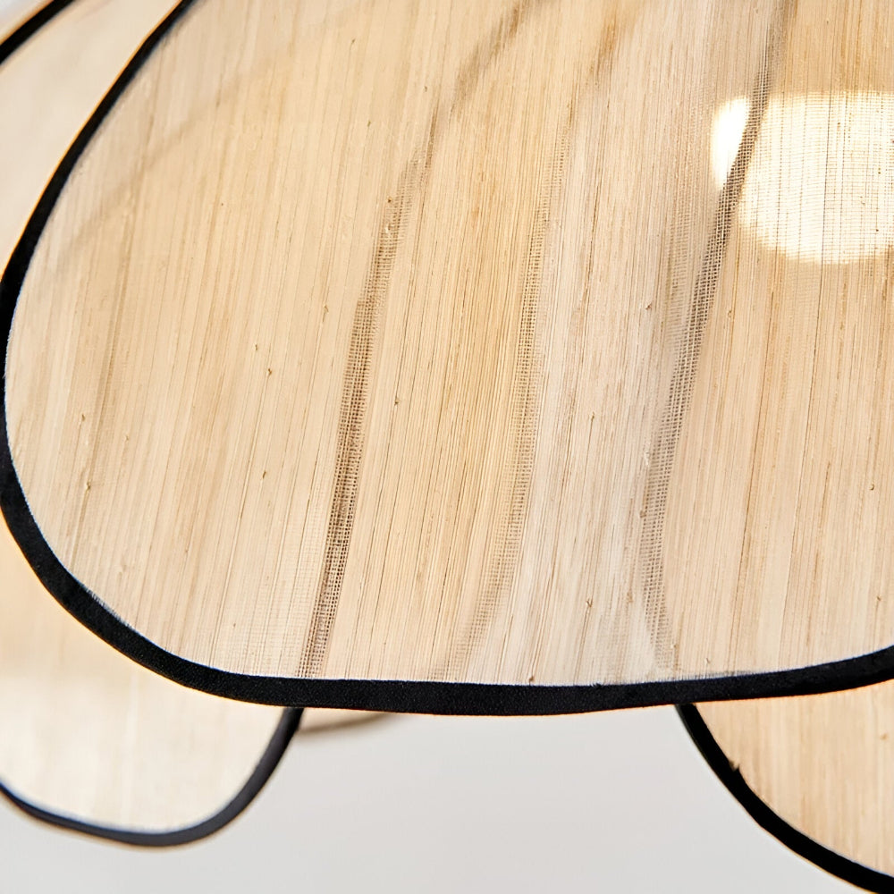 エレガントな天然籐の吊りランプ - ナチュラルな装飾と調和のとれた照明