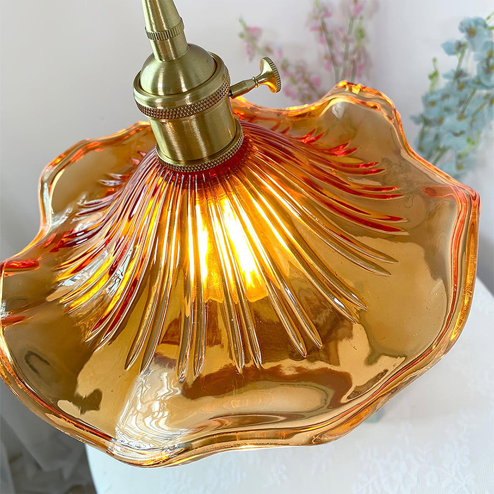 Hanging Flower Lamp – Natural Charm and Tender Spirit 