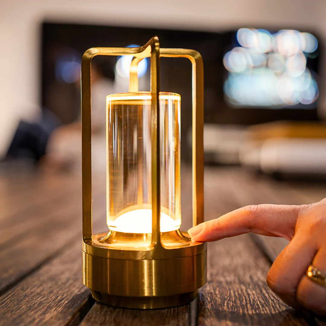 Lâmpada de Mesa Recarregável – Luz Filtrada e Estilo Intemporal 