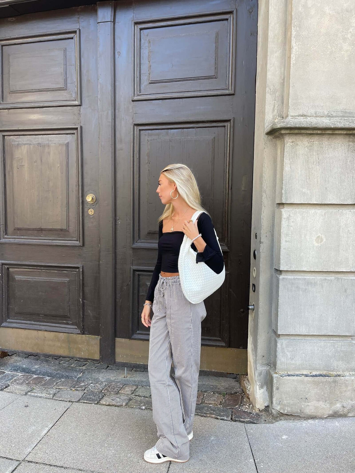 Josiane | Bolsa de Mano Trenzada – Elegancia Artesanal y Encanto Atemporal 